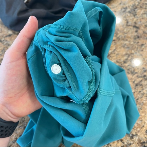 NEW Lululemon Teal Wunder Train High Waisted 8” short in teal aqua - Picture 10 of 13
